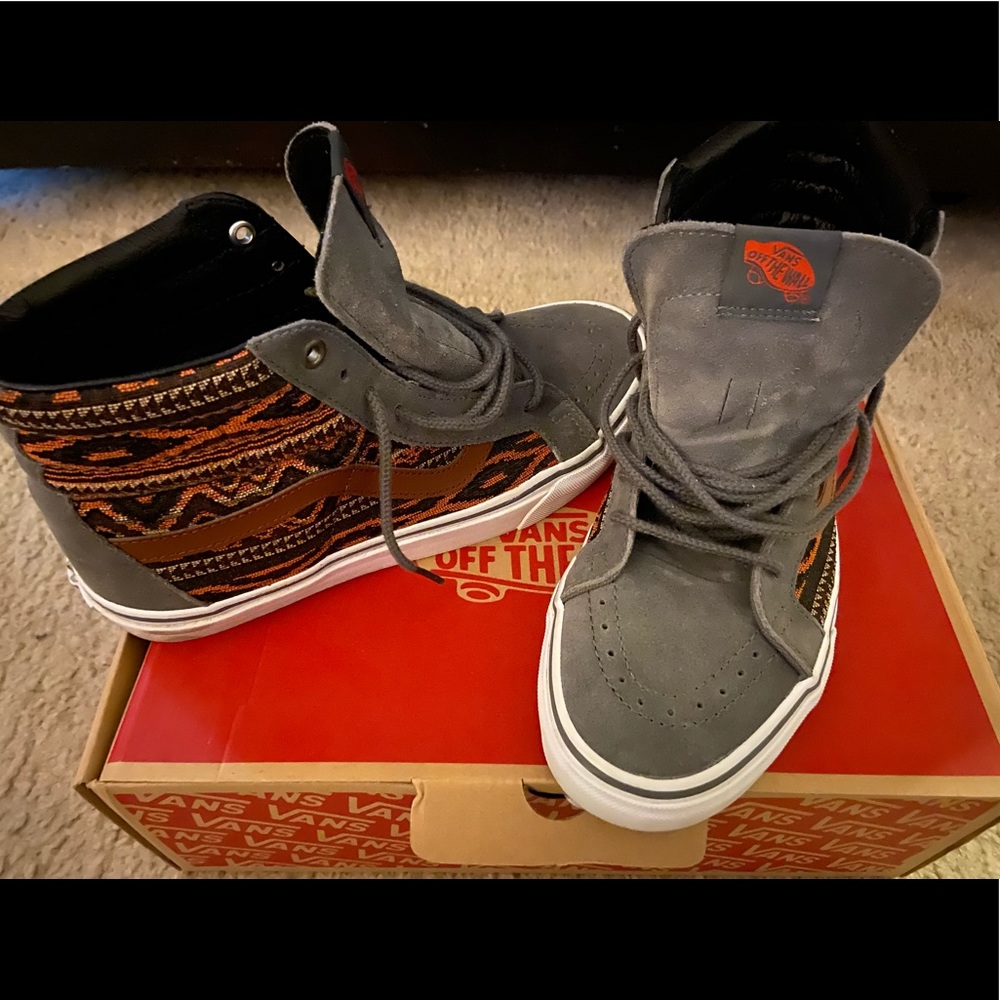 Men size 9.5 Vans